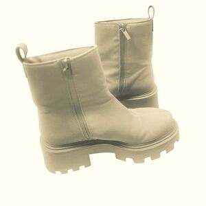 ZARA RUBBERIZED HEELED ANKLE‎ BOOTS size 39 (8.5)